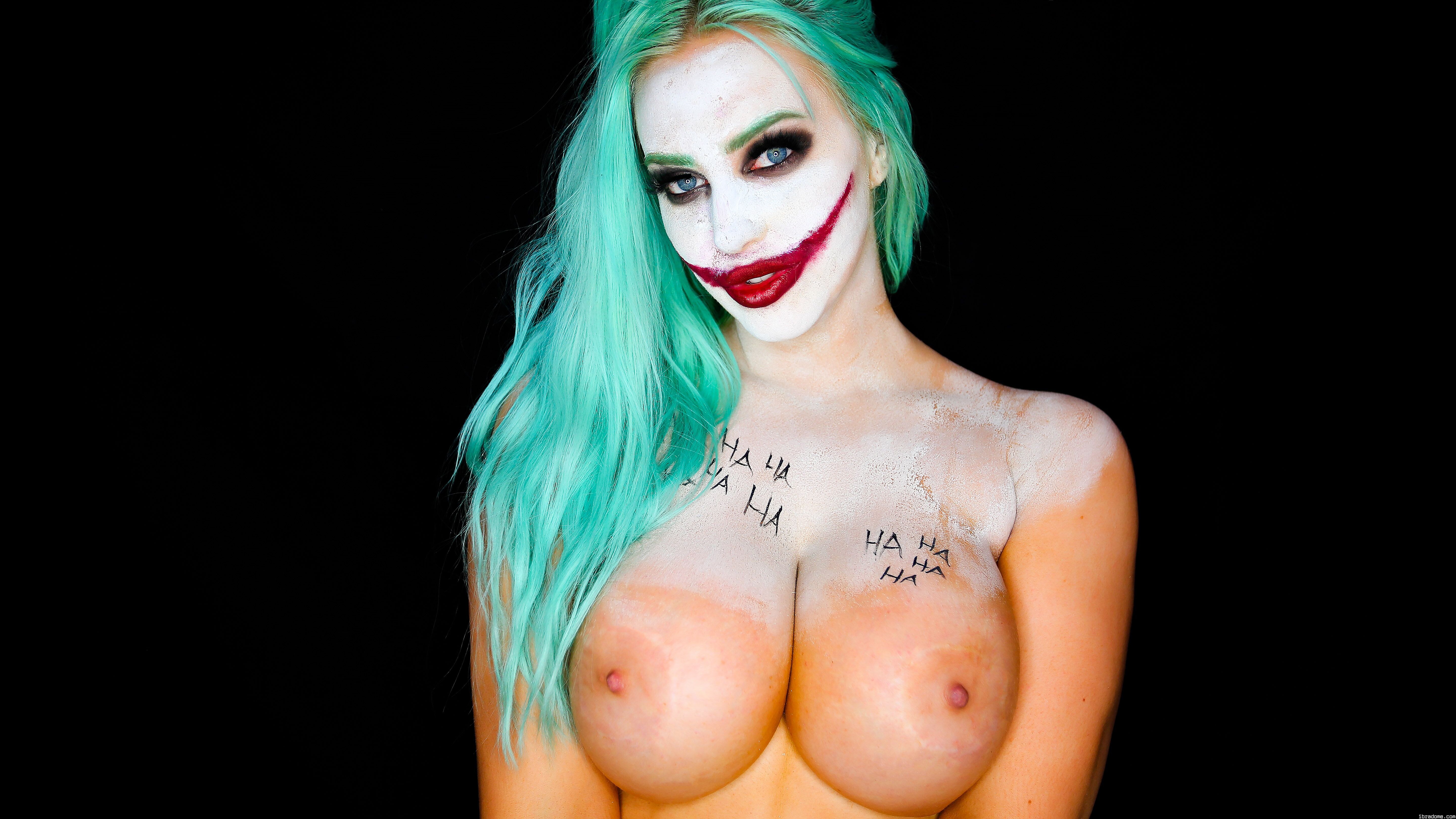 Joker girl nude pic.